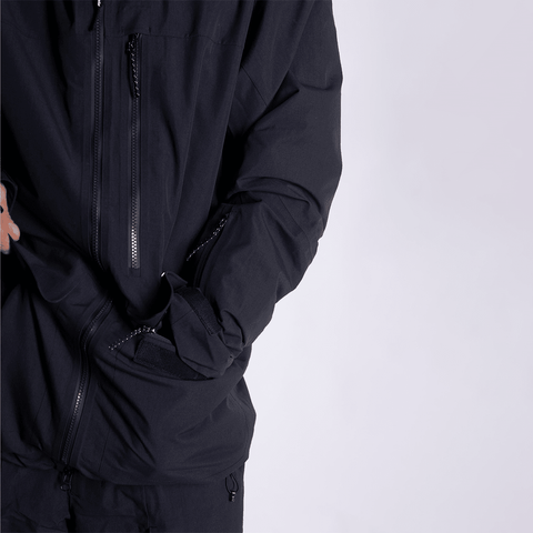 Catalyst insulated 2L jacket - Jet black