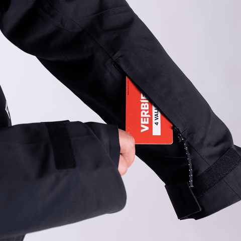 Catalyst insulated 2L jacket - Jet black