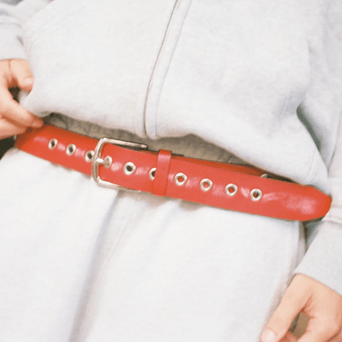 Studded leather belt - Faded red